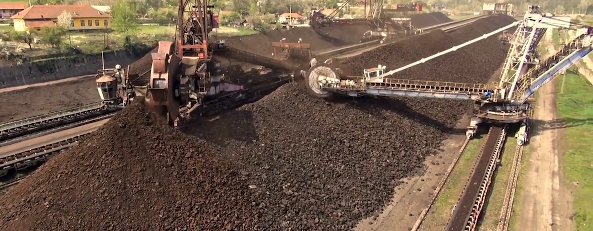 Buget pentru menținerea producției de cărbune în carierele miniere
