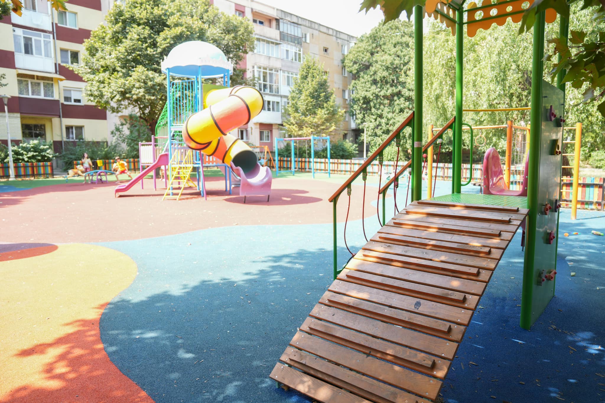 Craiova: Spațiul destinat copiilor de pe Aleea Nicolae Iorga, din cartierul Rovine, a fost modernizat