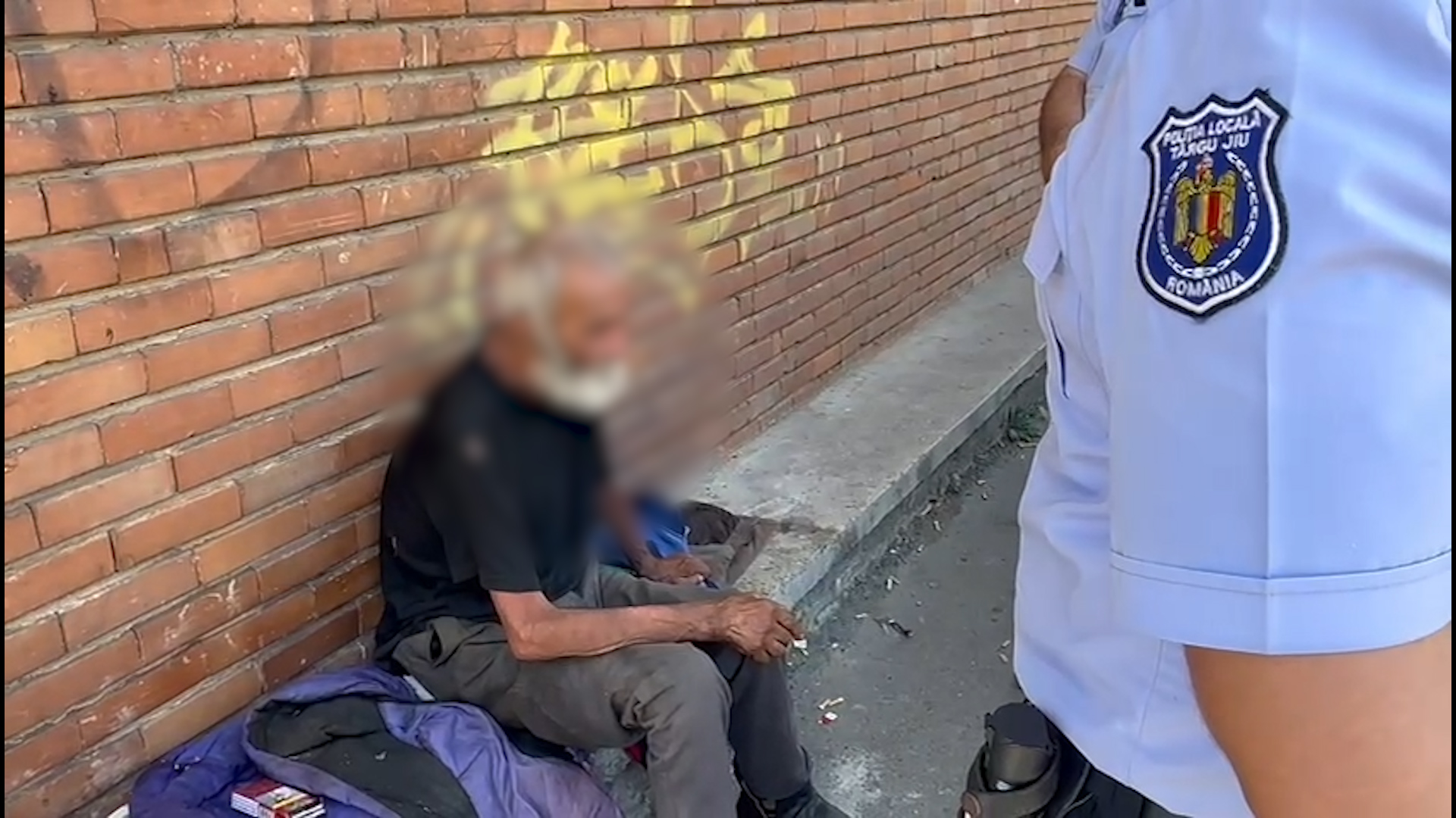 Un bătrân din Târgu Jiu a rămas pe străzi. A refuzat Casa Iris