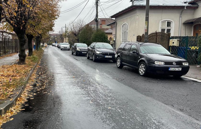 Asfalt nou, pe strada Mărășești