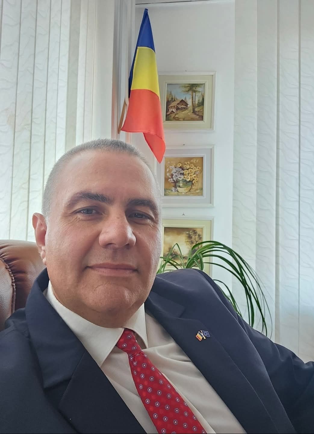 Primarul Morega continuă tradiția cadourilor pentru copiii din Motru