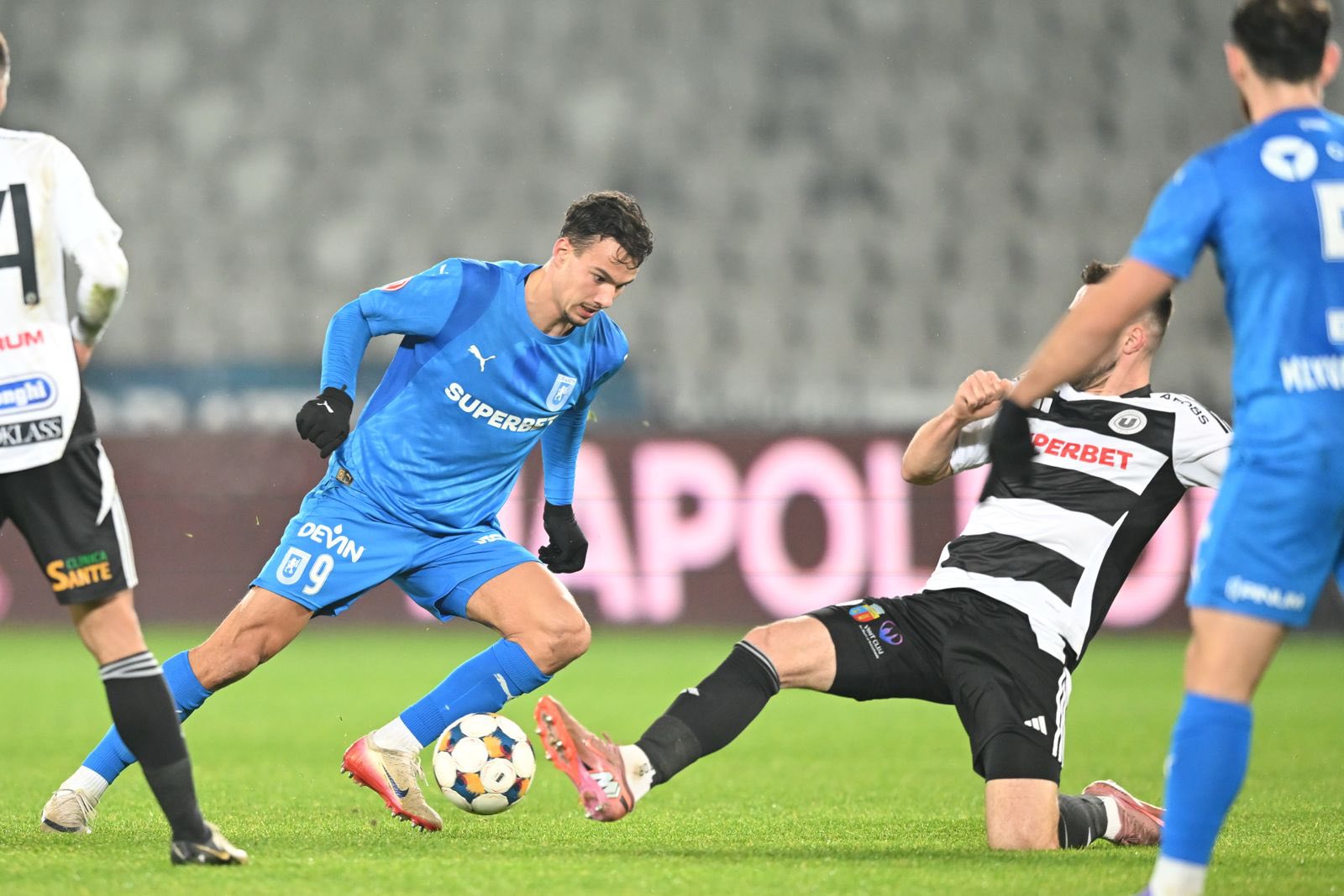 S-au întors “risipitorii”. Craiova a dominat degeaba meciul de la Cluj