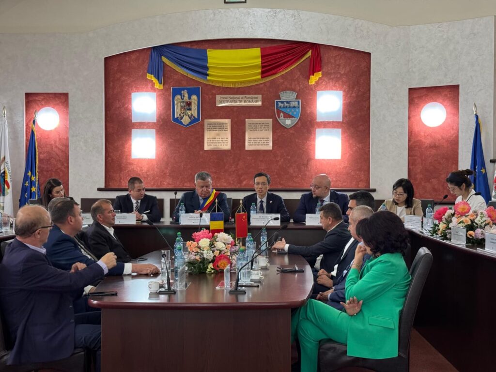 Ambasadorul Chinei, vizită oficială în Vâlcea 63f1c1d8 2a79 48db a223 e004bbef8ebf