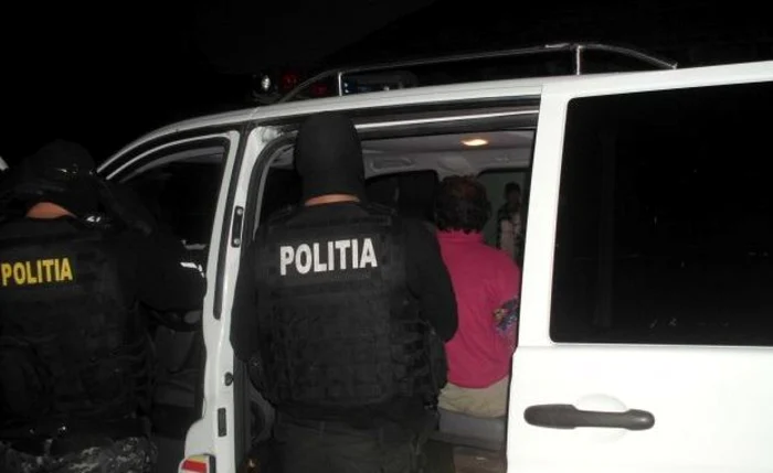Trei rețineri după o bătaie la Turceni BATAIE