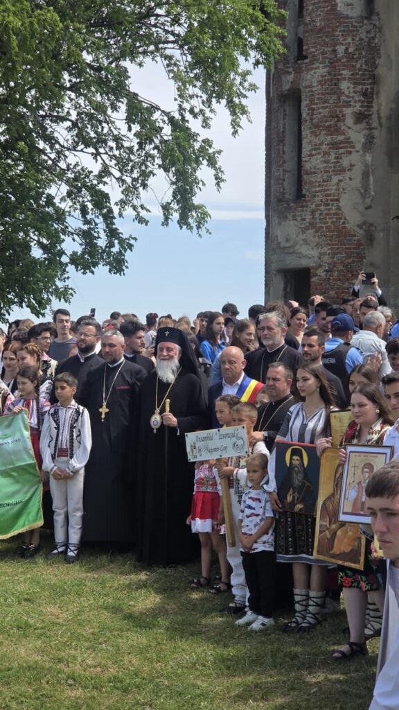 Tineri din trei județe, reuniți la Turburea pentru un eveniment dedicat credinței 710746270 4456021771393710 1617552417229121784 n