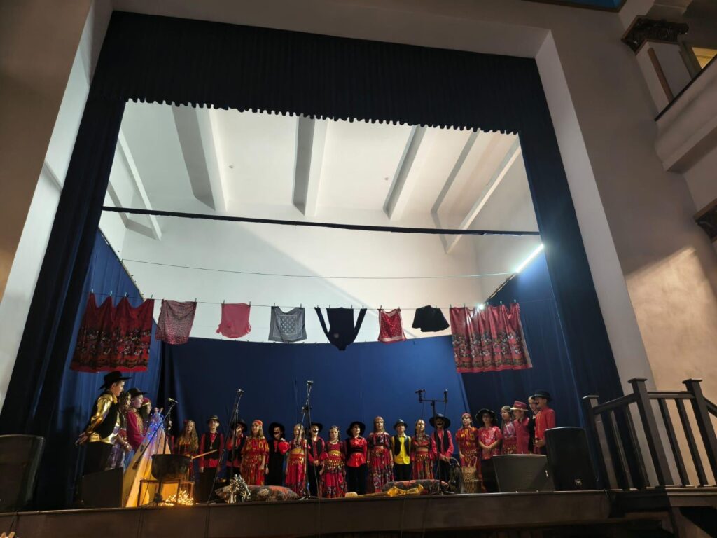Serbare tematică dedicată culturii rome la Colegiul Național Spiru Haret dd237d96 b028 45ba 854a cdd6395700ff