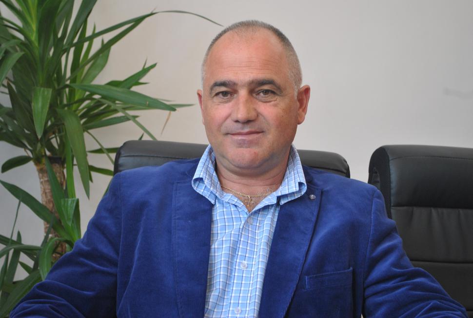 leustean primar novaci