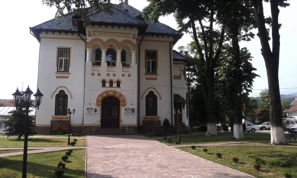 Sume amețitoare cheltuite de Primăria Orașului Novaci pentru promovare primaria novaci 1000x600 1