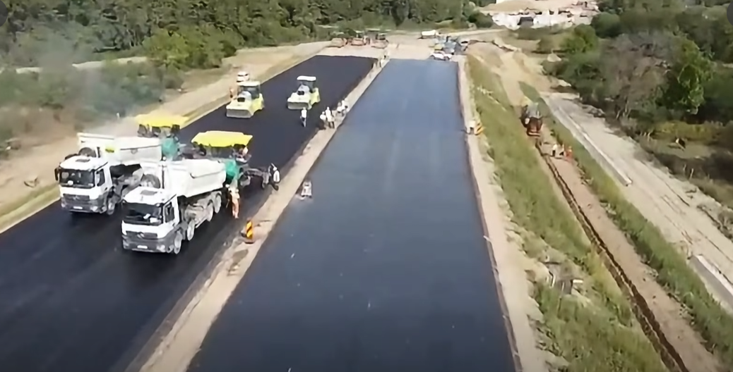 Primii kilometri de asfalt pe Autostrada Sibiu-Pitești Fara titlu