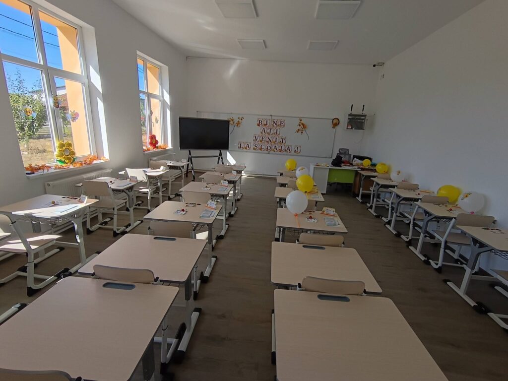 Școală modernizată la Dănești, la început de an școlar scoala danesti 2