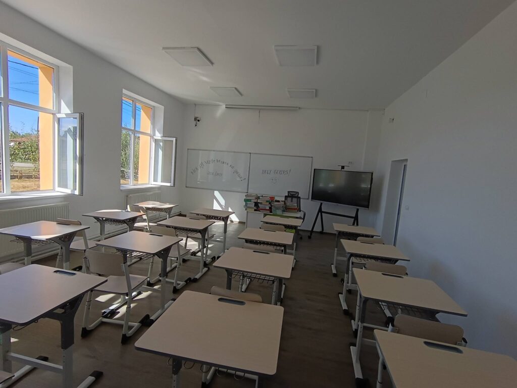 Școală modernizată la Dănești, la început de an școlar scoala danesti 3