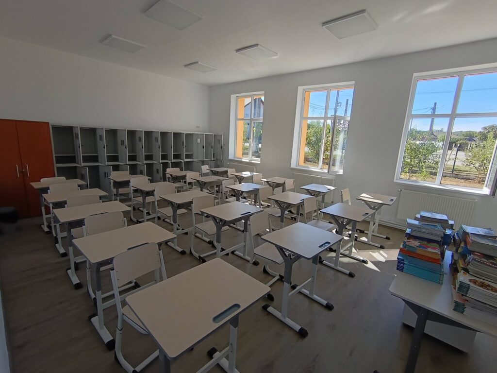 Școală modernizată la Dănești, la început de an școlar scoala danesti 4