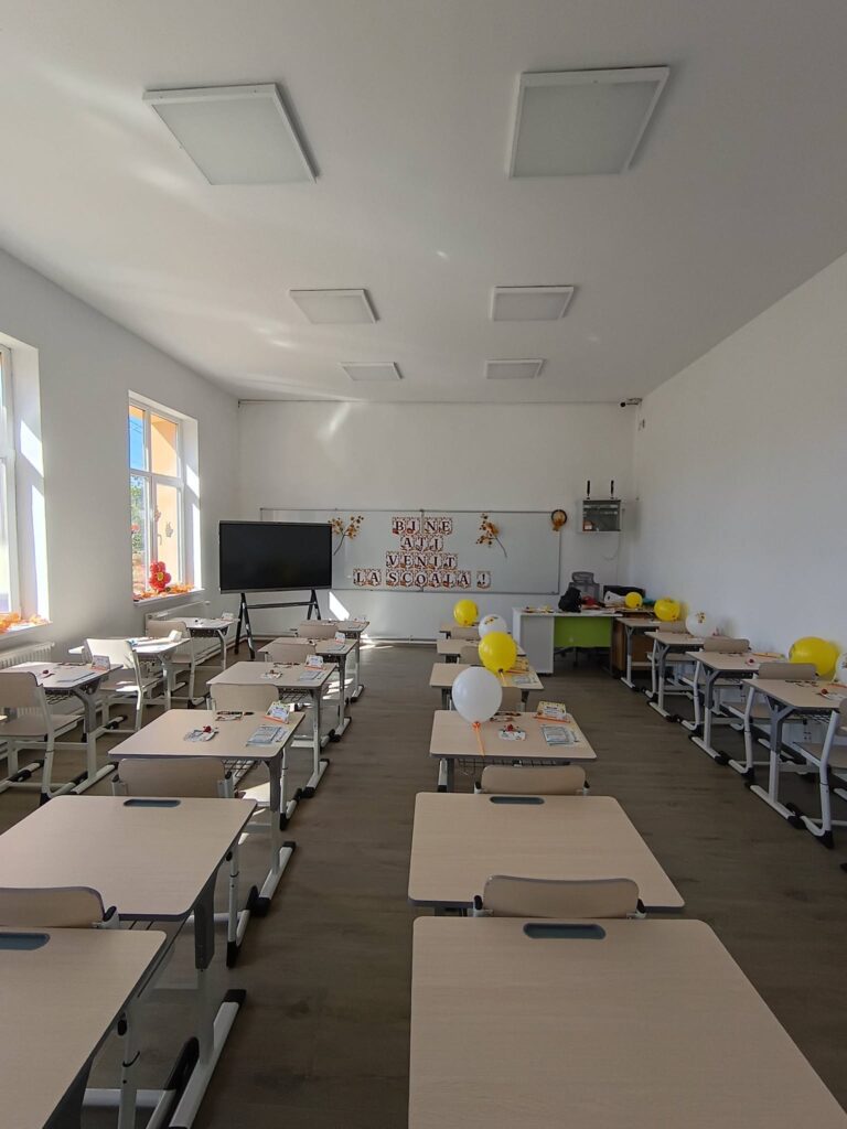 Școală modernizată la Dănești, la început de an școlar scoala danesti 6