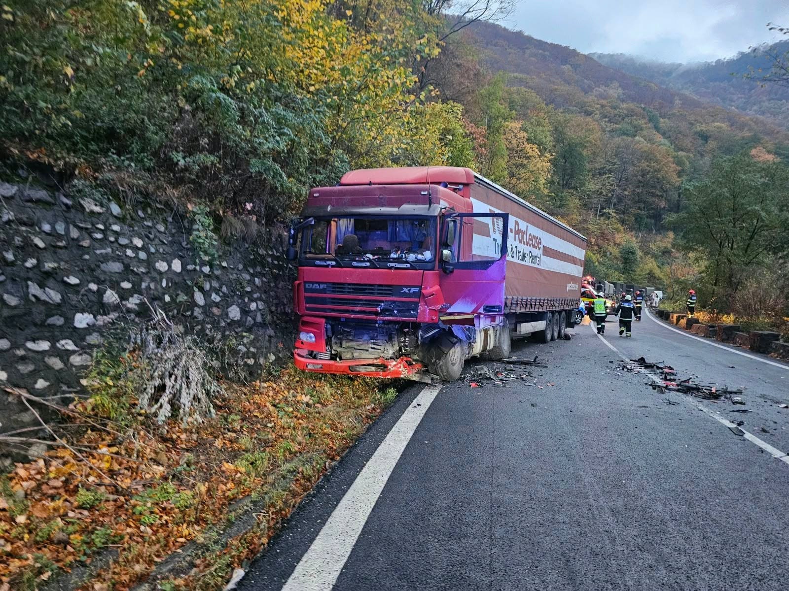 Accident pe DN 7, în zona Brezoi 859475439 1508160971413371 5883781528066287514 n